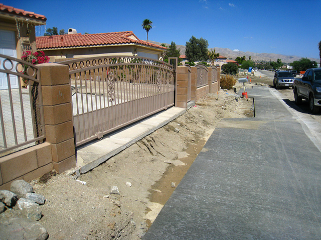Cahuilla Avenue Sidewalk (6014)