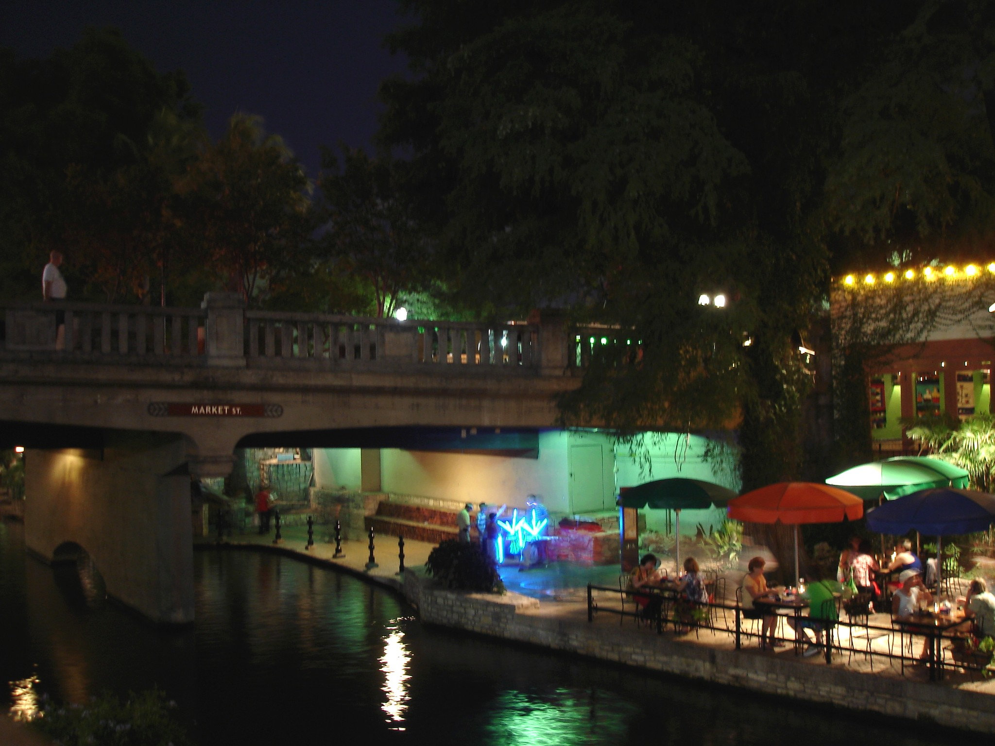 Market street bridge /  San Antonio, Texas. USA - 30 juin 2010.