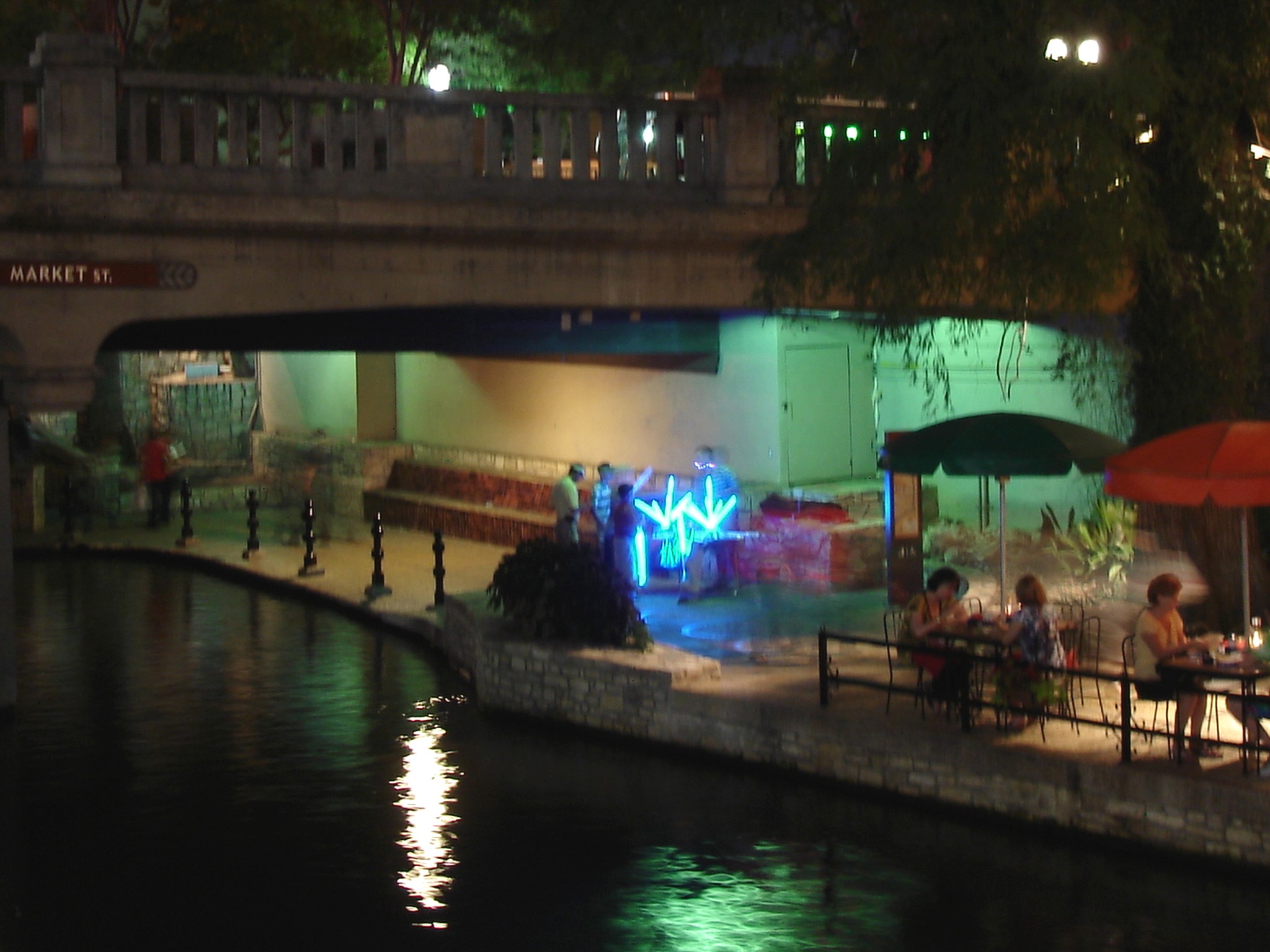 Market street bridge /  San Antonio, Texas. USA - 30 juin 2010.