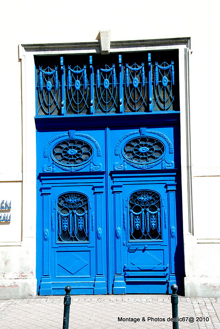 porte bleue