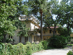 The fountain house / La maison à la fontaine - King Williams area / San Antonio, Texas. USA - 29 juin 2010.