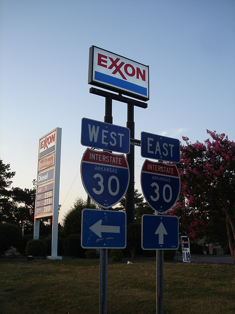 Exxon / Hillsboro, Texas. USA - 27 juin 2010