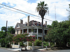 La maison électrique / Electric house - King Williams area / Le quartier King Williams - San Antonio, Texas. USA - 29 juin 2010.