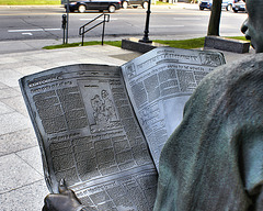 Reading Over His Shoulder – Sherbrooke and Greene, Westmount, Québec