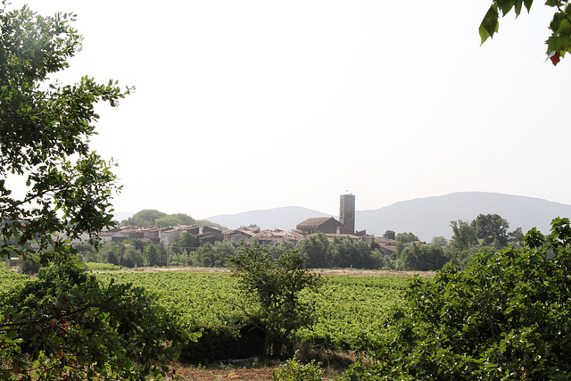 Vue sur Trèbes depuis la canal du Midi