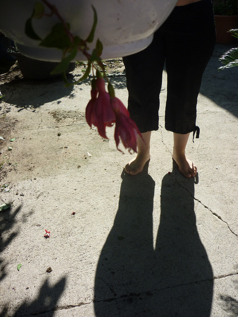 Les Pieds sexy de Christiane / Christiane's sexy feet - Ombres et lumière / Sunlight and shades.