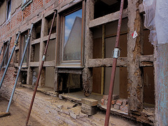 Fachwerkgebäude bei Renovierungsarbeiten
