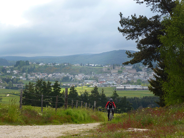 2013060102 VTT St Alban sur Limogne (115) Ledge