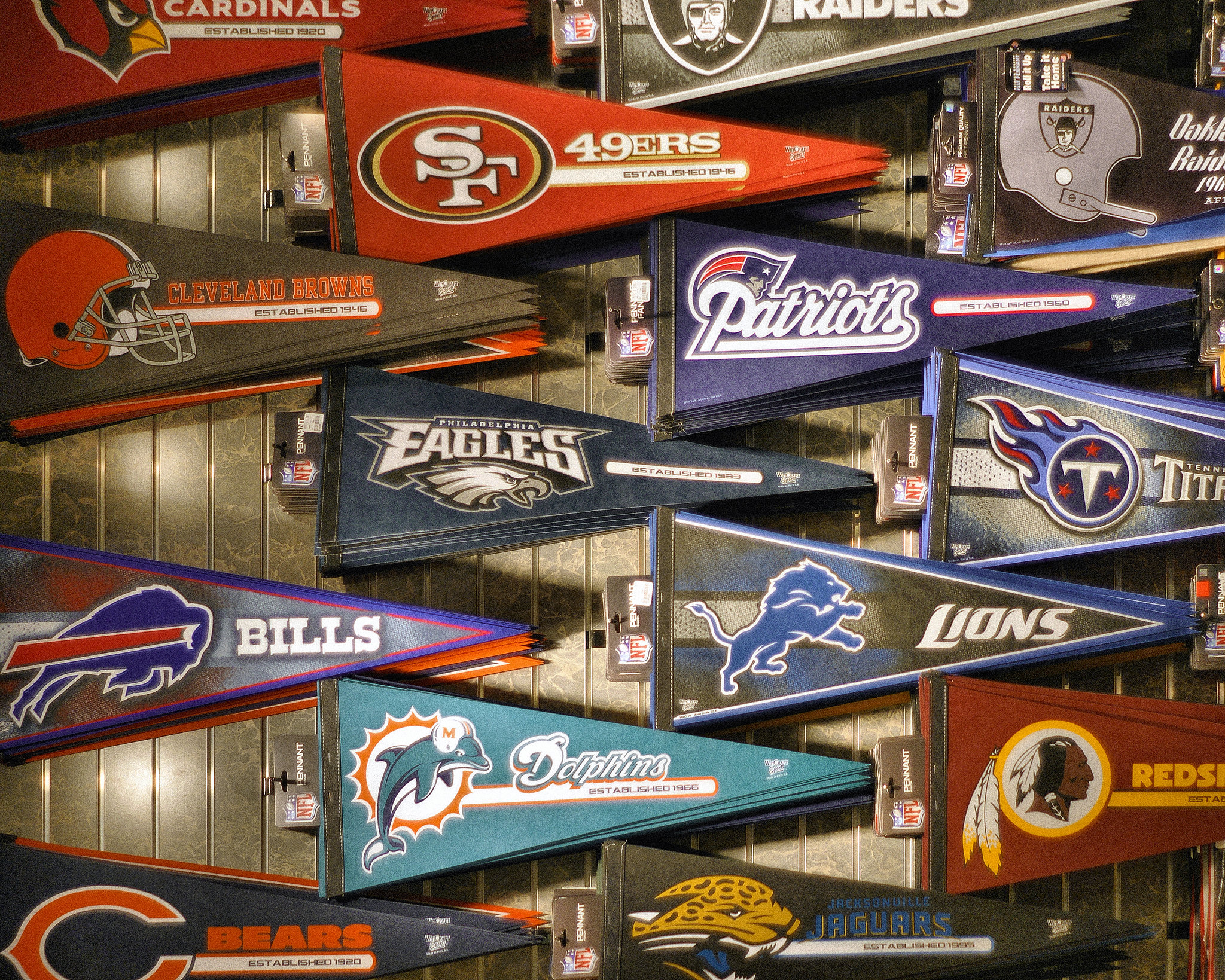 Doing Pennants – Gift Shop, Pro Football Hall of Fame, Canton, Ohio
