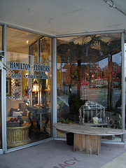 Hamilton flowers,gifts, antiques & more /  Fleurs, cadeaux, antiquités et plus - Alabama. USA - 10 juillet 2010 -