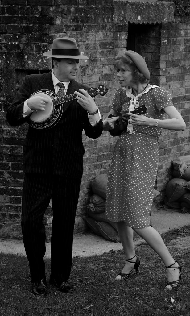 Brooklands 1940s Revisited Fuji X-E1 Banjo Ukelele 2a mono