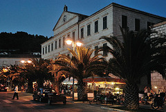 Vela Luca promenade