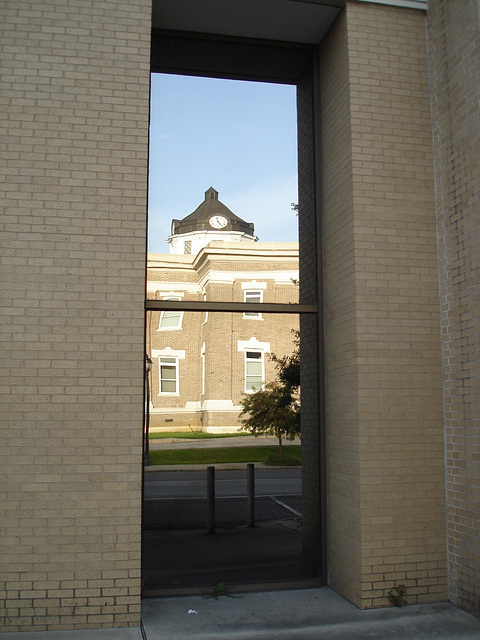 Le bâtiment  /  Bastrop, Louisiana. USA - 8 juillet 2010