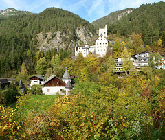 Vom Inntal ins Lechtal. Schloss und Schlosshotel Fernstein. © by UdoSm