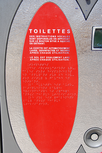 accès de WC en braille