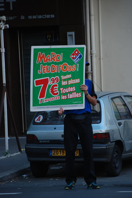 après l'homme sandwich ...l'homme pizza