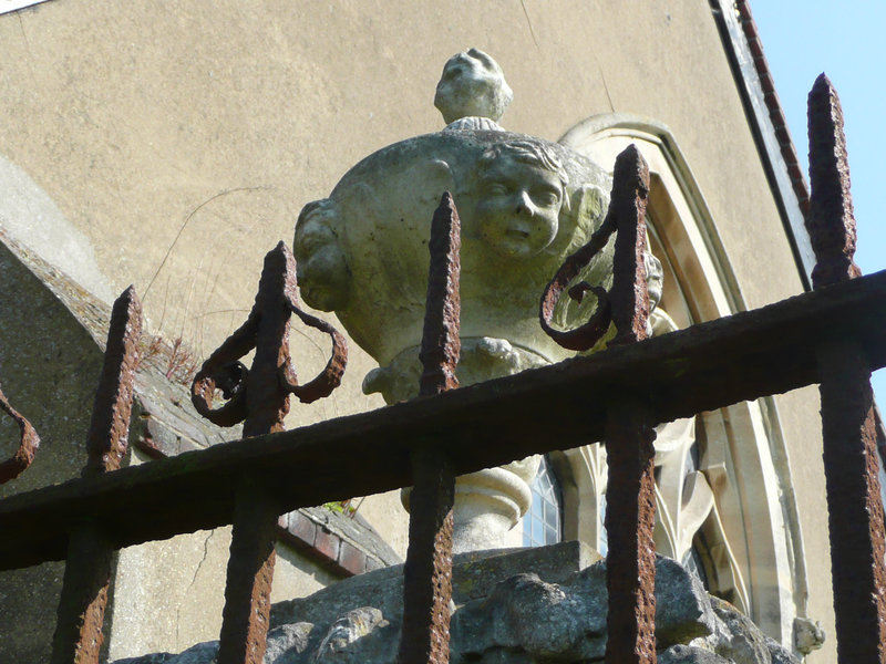 fyfield church tomb c18
