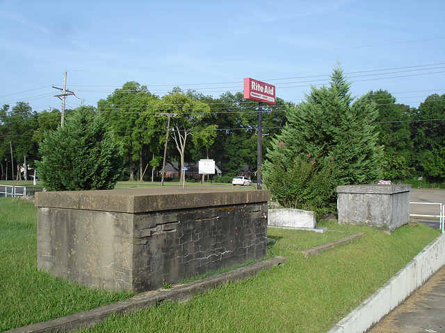 Le cimetière de Bastrop / Bastrop's cemetery -  Louisiane, USA. 8 juillet 2010.