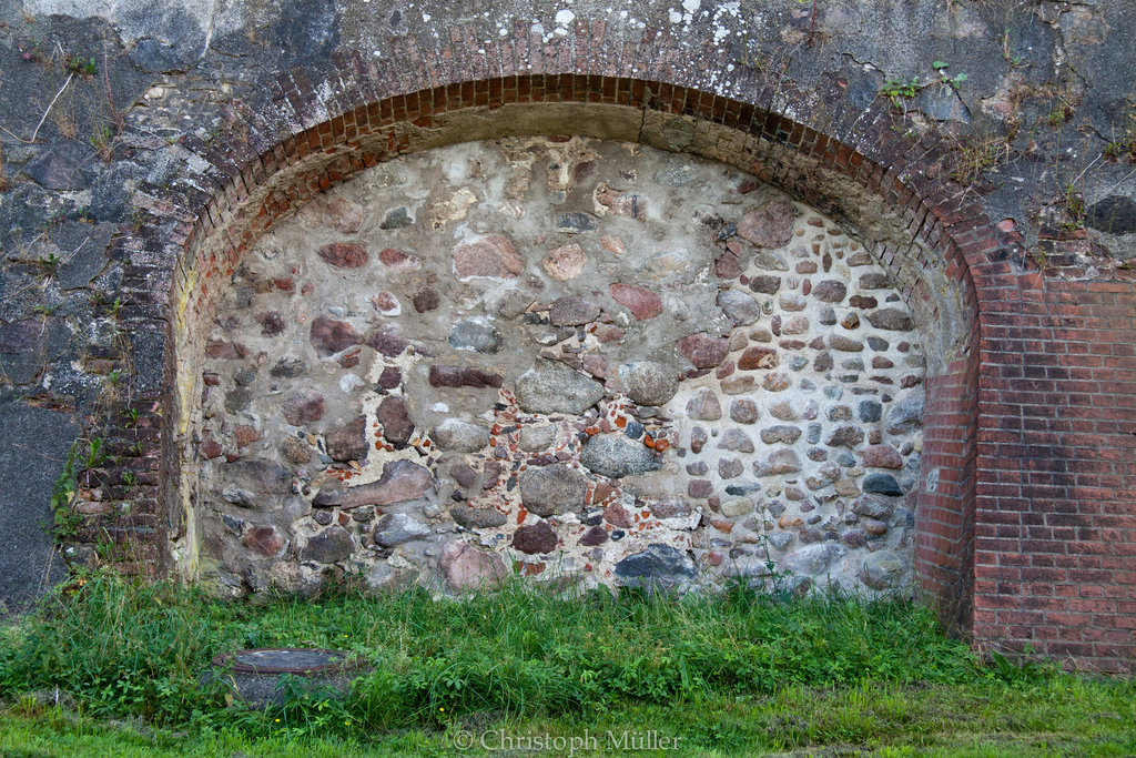 Schloss Basedow | Mauer