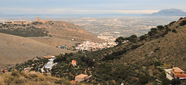 Vista del Castillo y el barrio Alto de Jaén.