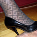 Lady Caliente de Montréal  / Hand trampling in black pumps - Écrasement de mains en escarpins noirs.