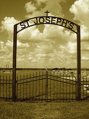 St-Joseph's cemetery / Texas. USA - 5 juillet 2010 - Sepia