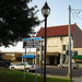 Rose building / Décor rosé - Bastrop, Louisiana. USA - 8 juillet 2010.