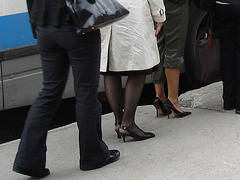 Les Dames STM en talons hauts / STM Ladies in high heels - Montréal, QC. Canada. 4 mai 2010