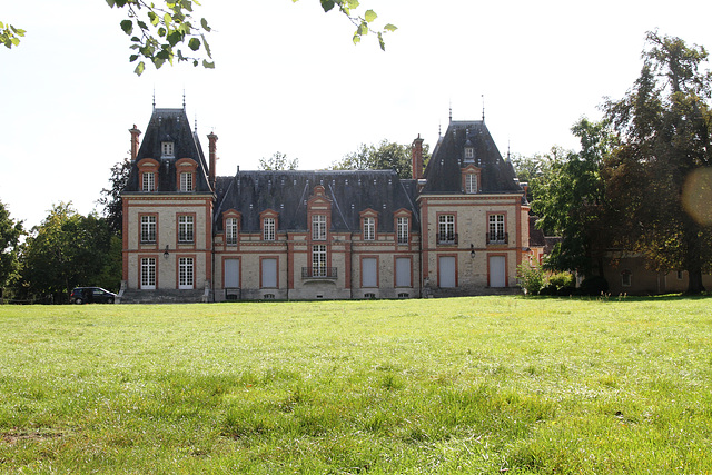 Château de Montcourt-Fromonville