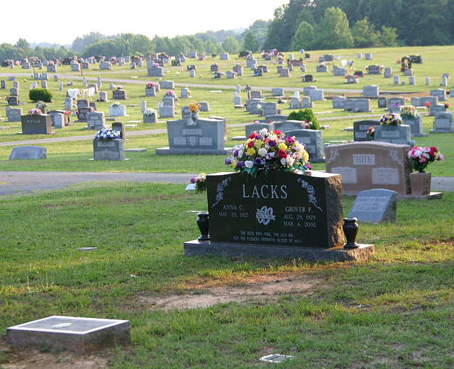 19.OakRidgeCemetery.SouthBostonVA.16June2006