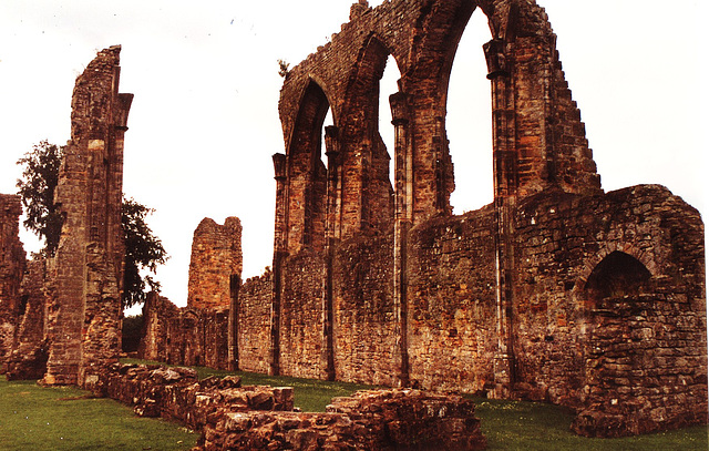 bayham abbey 1430 nave