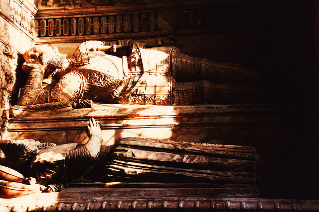 broxbourne 1609 cock tomb