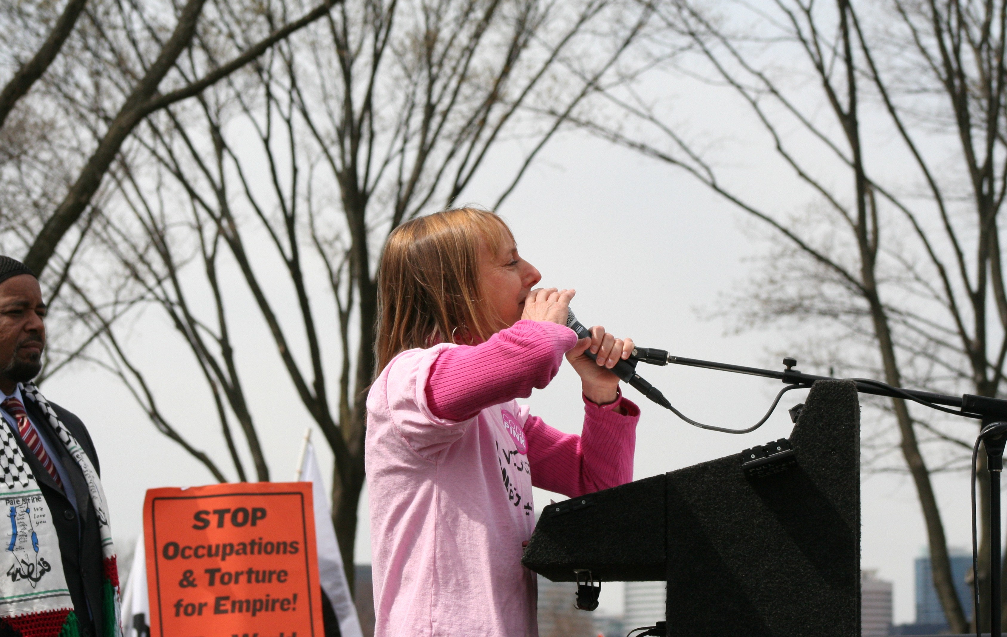 21.Rally1.MarchOnThePentagon.WDC.21March2009