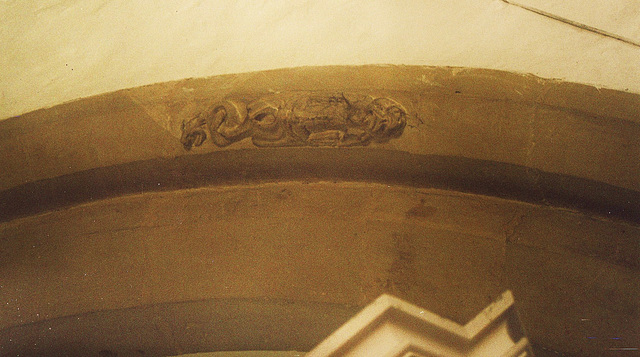 henham c.1350 dragon on n.w. arch
