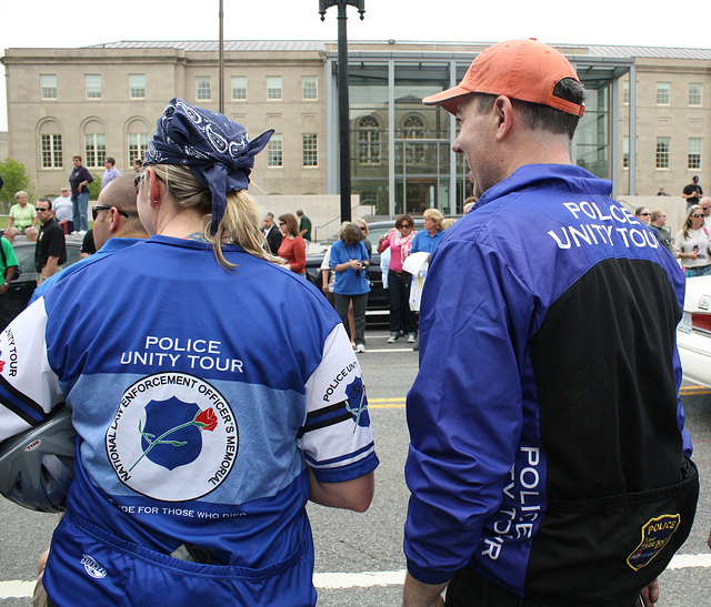 90a.Pre.PoliceUnityTour.NLEOM.WDC.12May2010