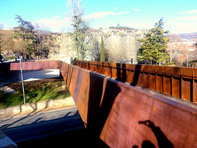 Pamplona: pasarela de Labrit.