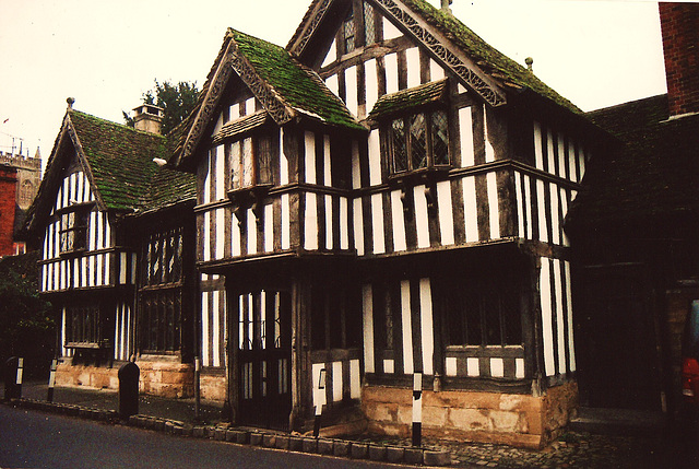 potterne , porch house, c1480