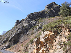 Intrusion basaltique dans le granite du Velay