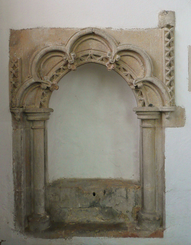 brockdish church piscina