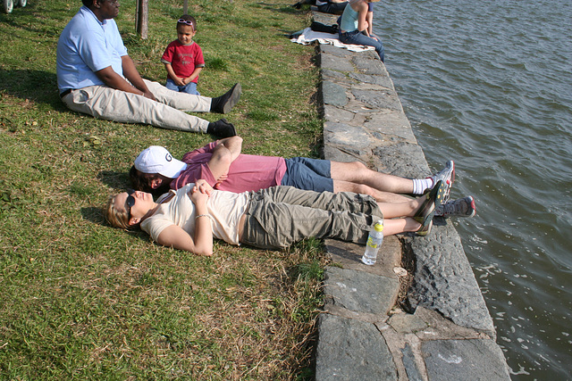 113.CherryBlossoms.TidalBasin.SW.WDC.31March2006