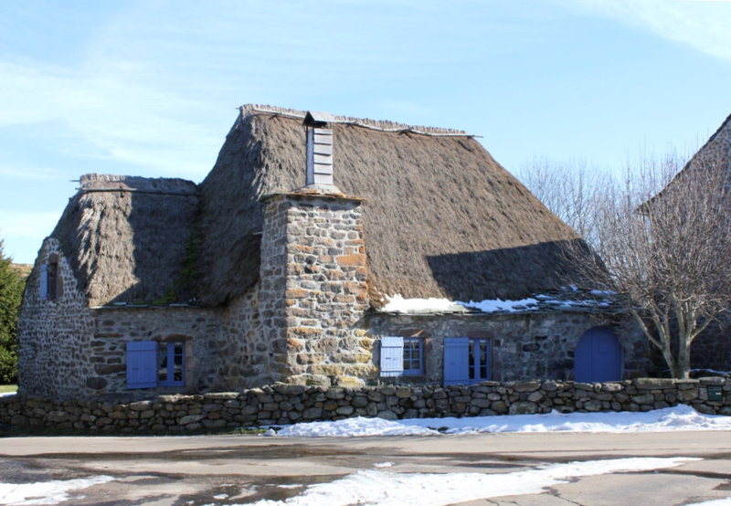 Chaumière aux volets bleus- moudeyres