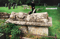 oddington 1695 tomb
