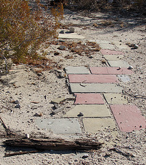 Building Remains at Miracle Hill & Two Bunch Palms Trail (0431)