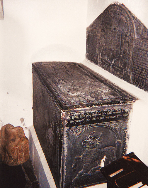 talland 1578 slate tomb