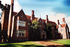 mapledurham  house 1585