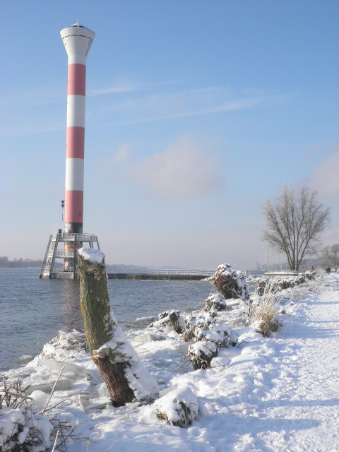 Winterimpression an der Elbe