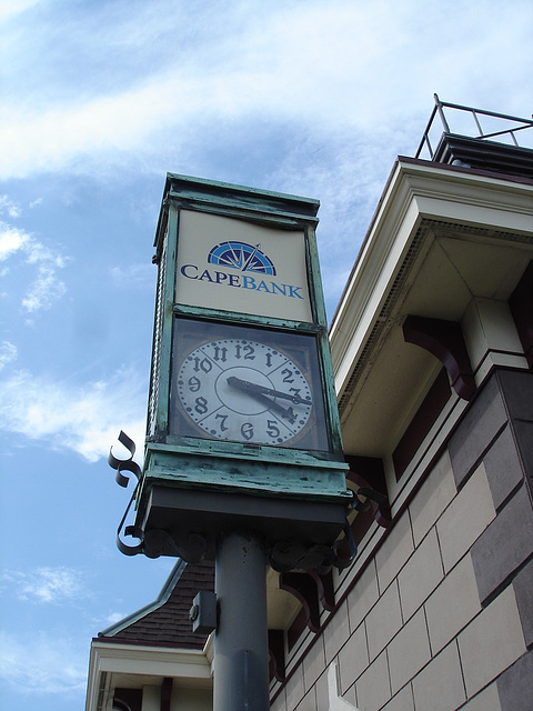 Capebank's clock / Horloge bancaire du Cap