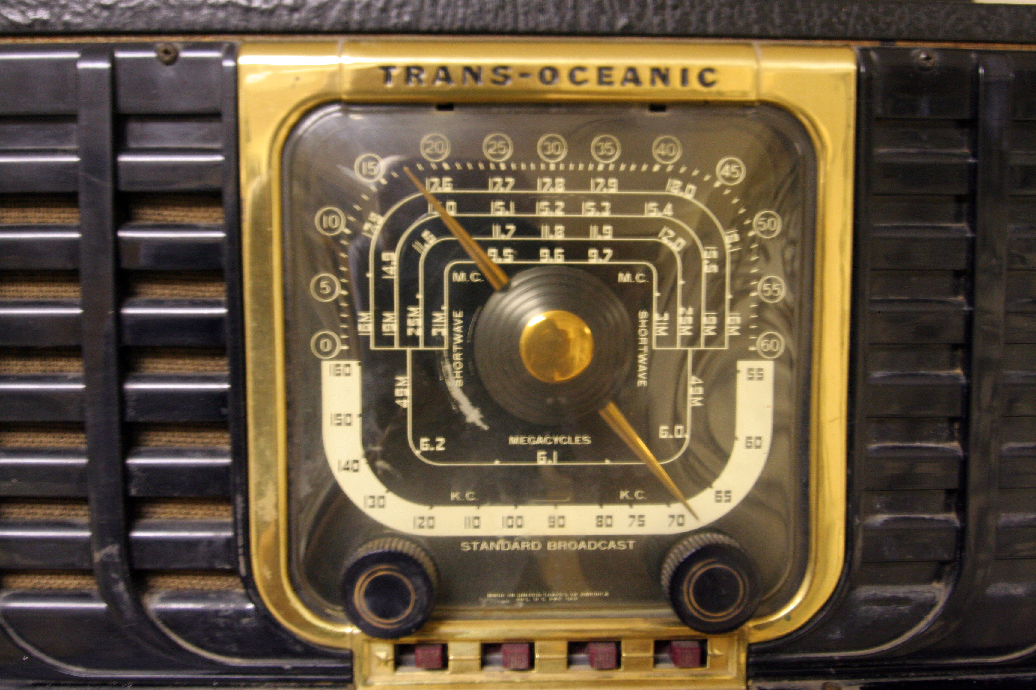 Zenith Trans-Oceanic Radio (8382)