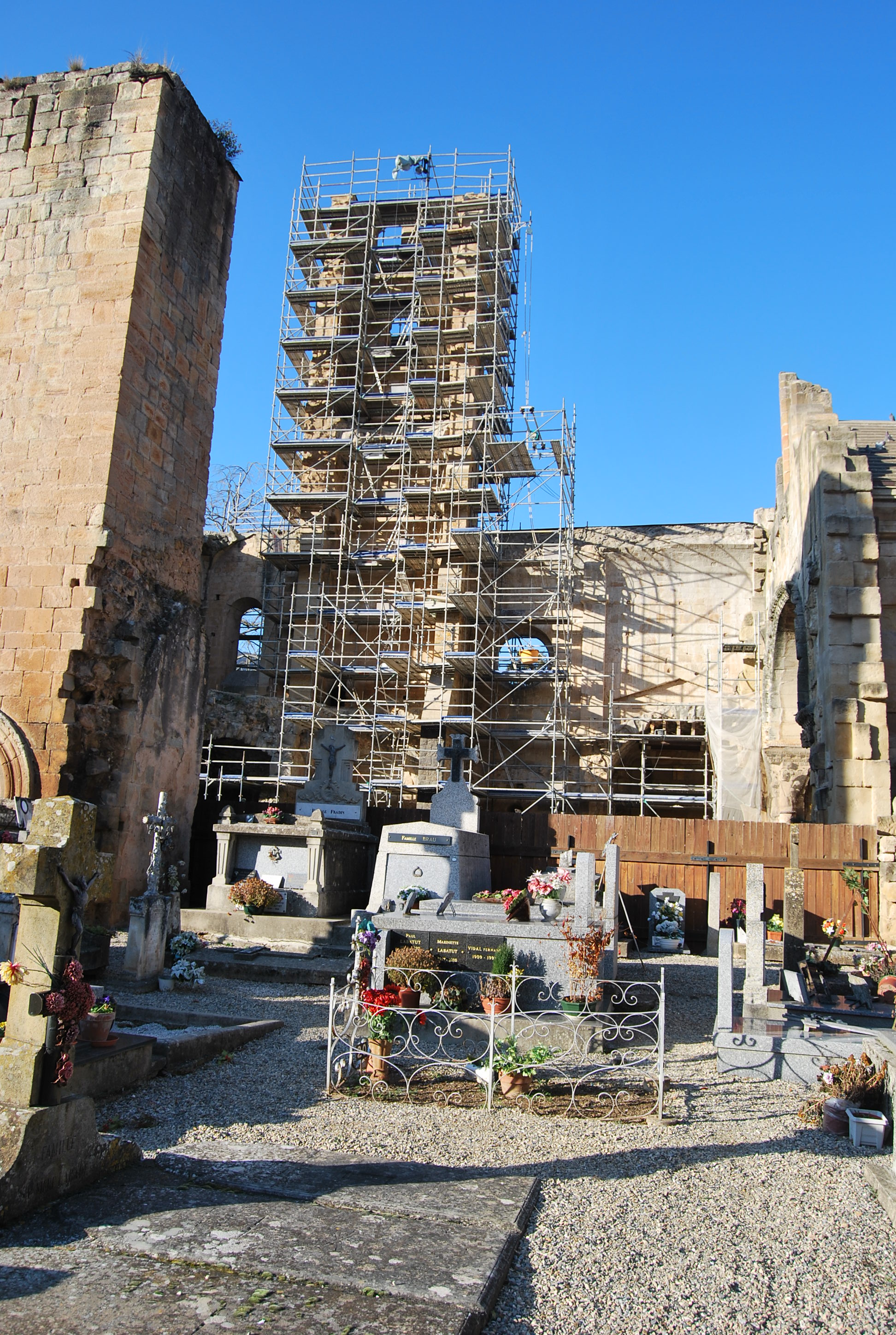 Travaux sur la grande tour à Alet les bains