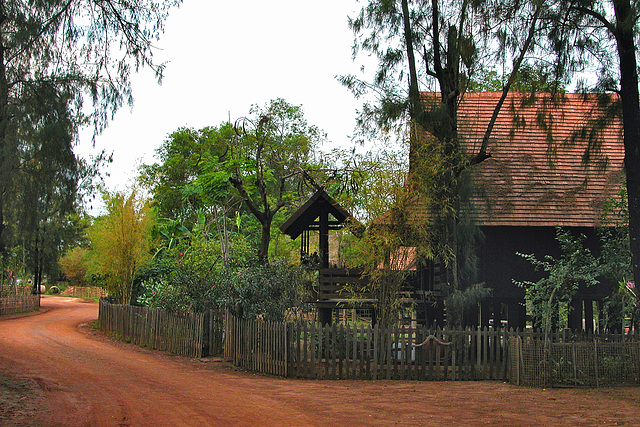 The Northern Thai Village หมู่บ้านไทยภาคเหนือ